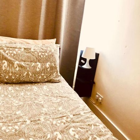 Ac Lounge 36 Apartment Rochford Bagian luar foto