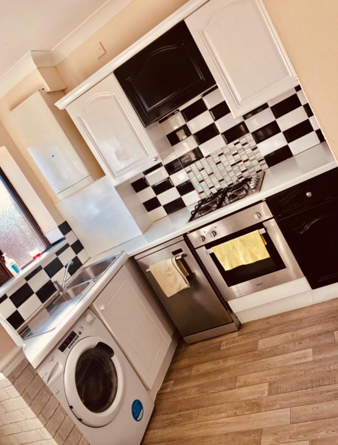 Ac Lounge 36 Apartment Rochford Bagian luar foto